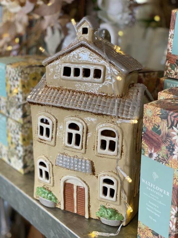 Cotswolds Garden Tea Light House